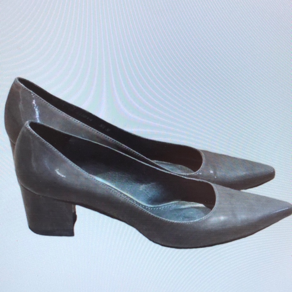 Classic Pointed Toe Low Block Heel Pumps - Gray